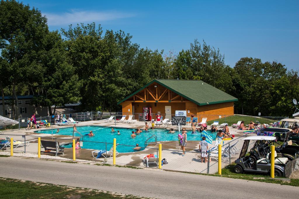 Plymouth Rock Camping Resort Rustic Cabin Elkhart Lake Buitenkant foto