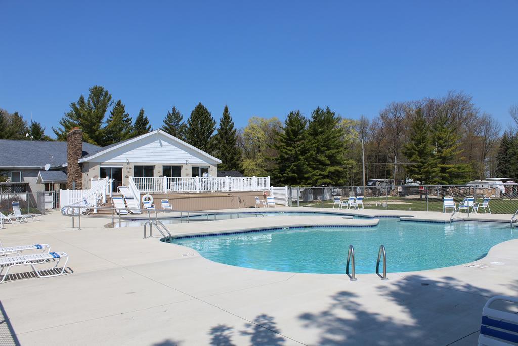 Plymouth Rock Camping Resort Rustic Cabin Elkhart Lake Buitenkant foto
