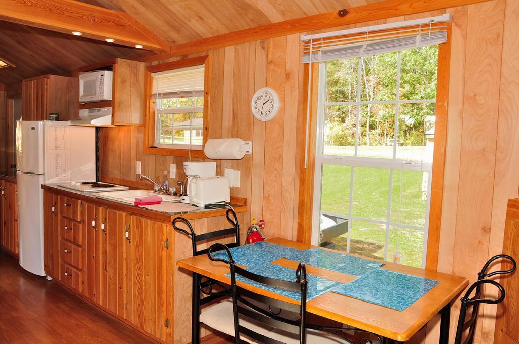 Plymouth Rock Camping Resort Rustic Cabin Elkhart Lake Buitenkant foto